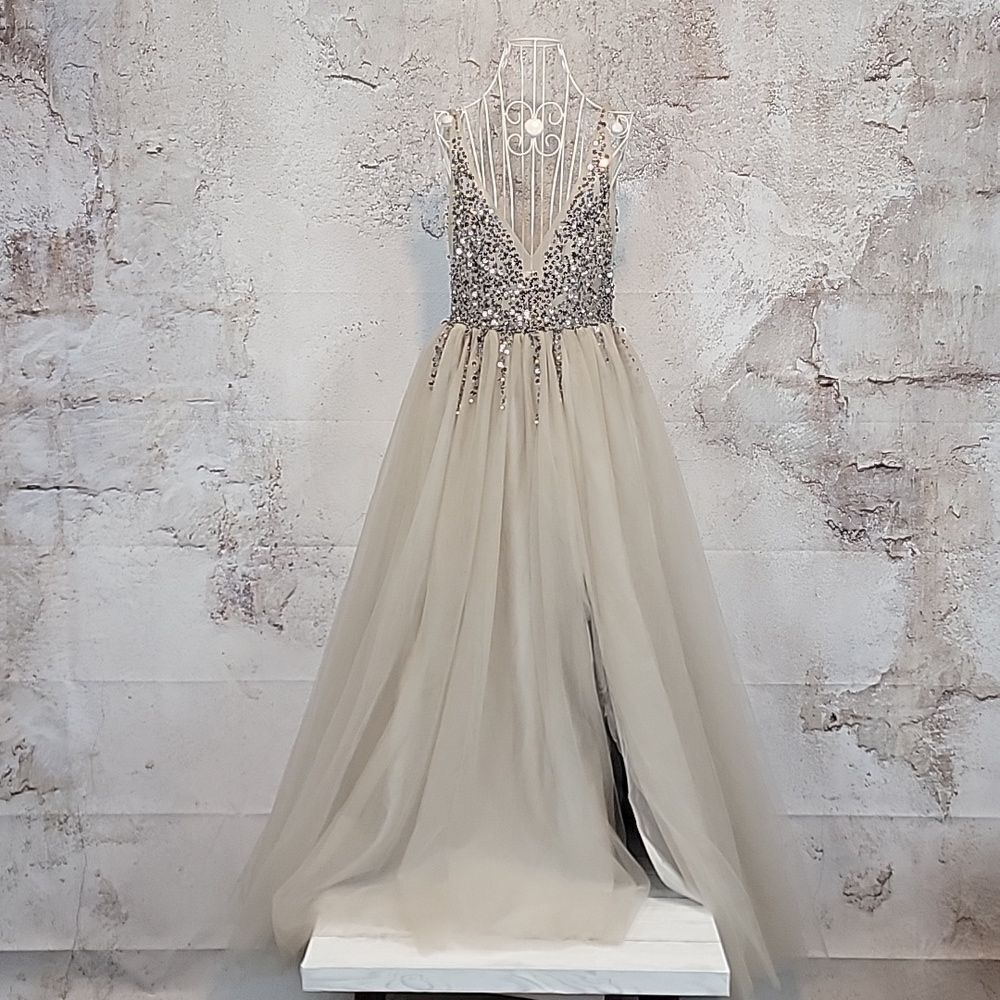 Hebos a-line princess dress with tull train - blush grey Women's Size S